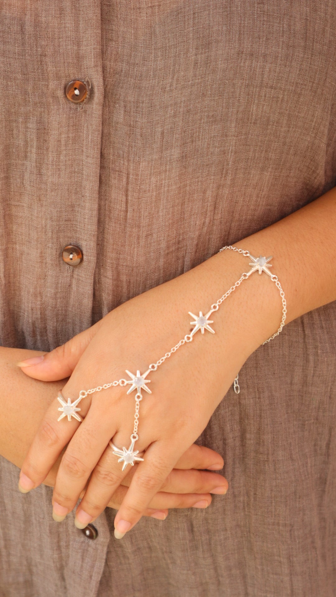 Celestial star Haathphool