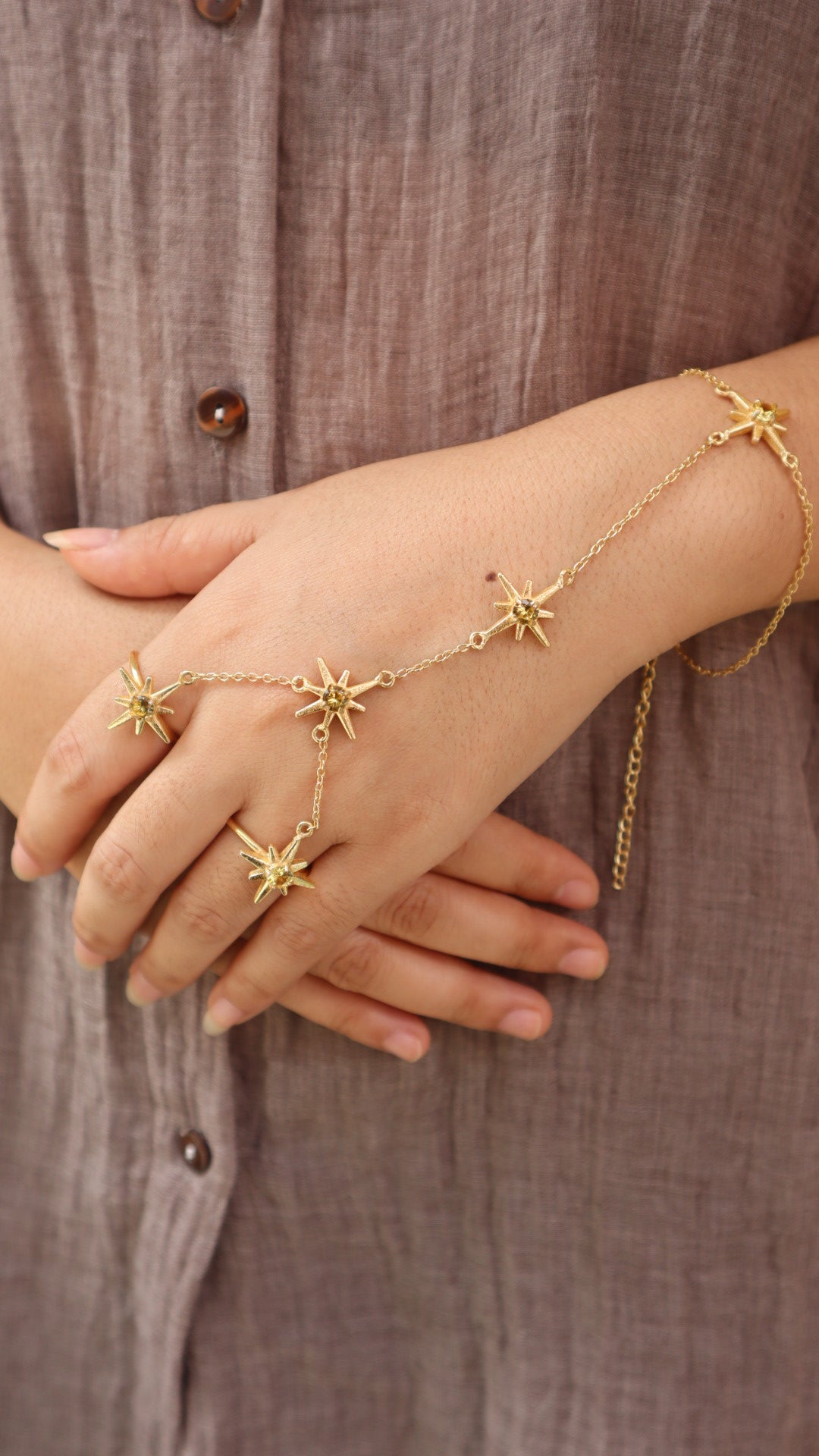Celestial star Haathphool