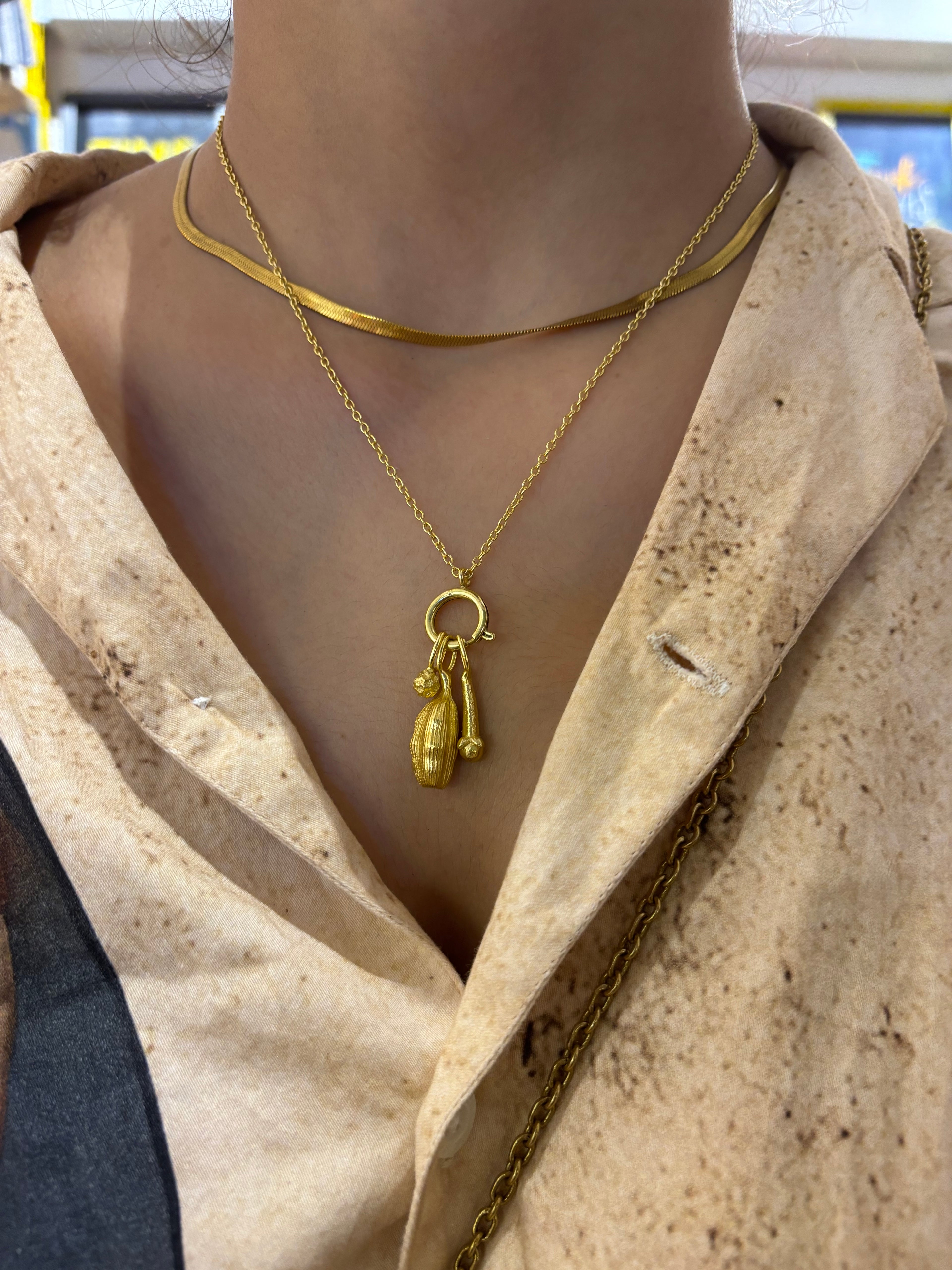 All spicy pendant