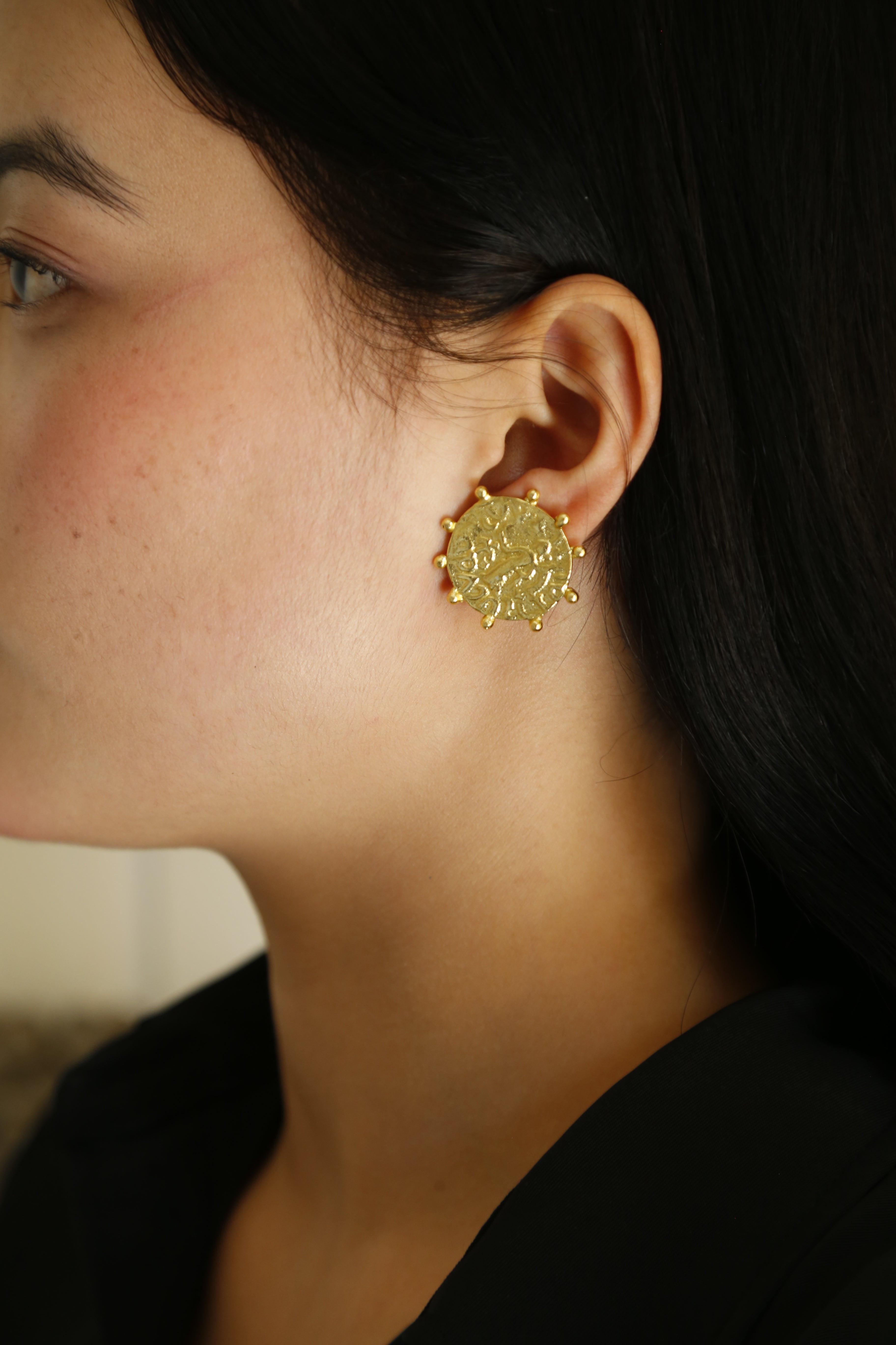 Big coin studs by Sovna