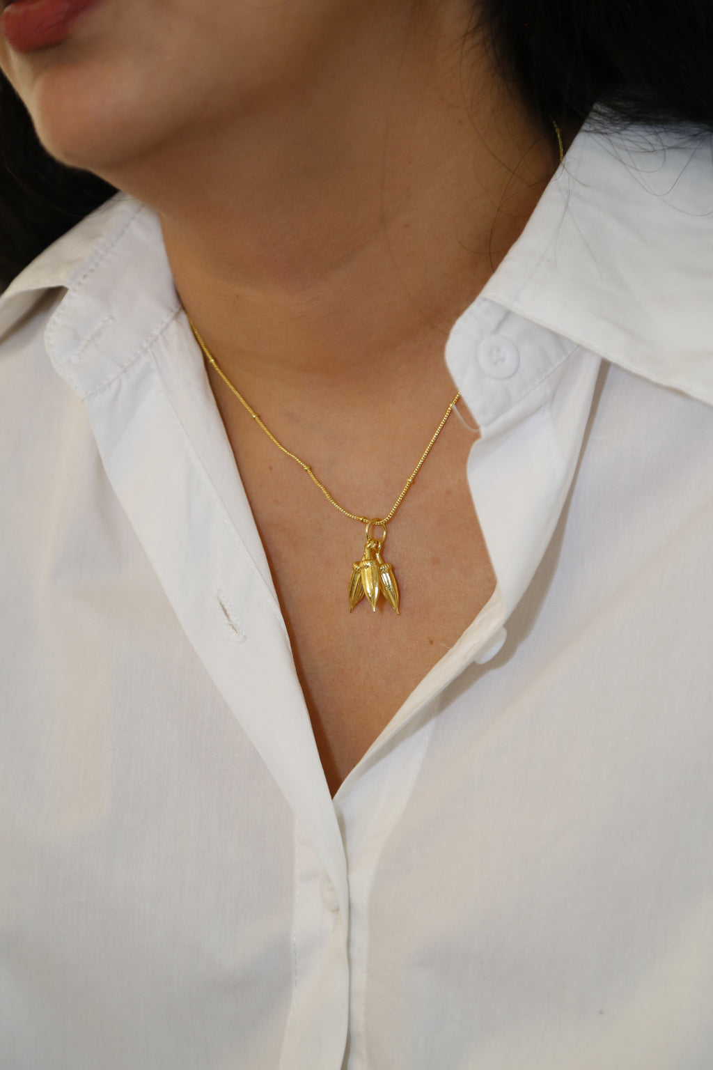 3 okras pendant