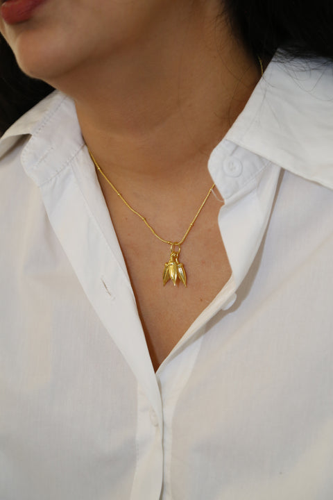 3 okras pendant